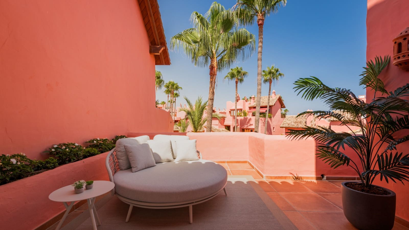 3 soveværelse Lejlighed til salg i Estepona med swimmingpool garage - € 1.995.000 (Ref: 10002258)