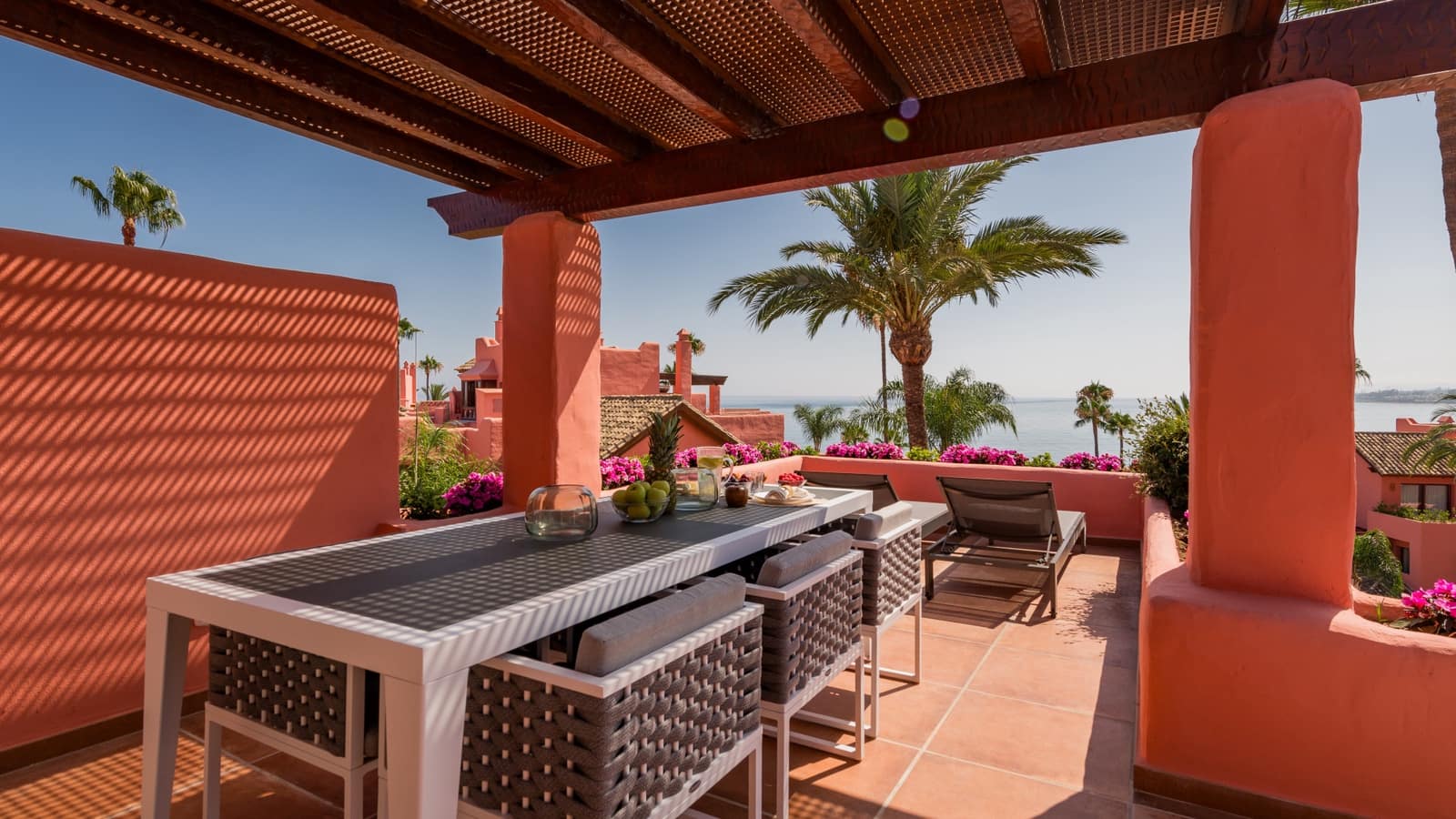 3 soveværelse Lejlighed til salg i Estepona med swimmingpool garage - € 1.995.000 (Ref: 10002258)