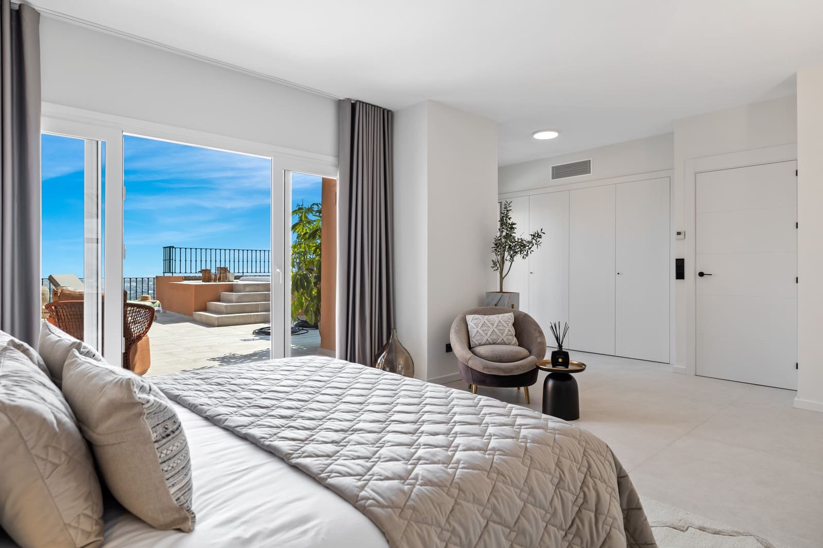 3 Zimmer Apartment zu verkaufen in Marbella mit Pool Garage - 2.295.000 € (Ref: 10002259)