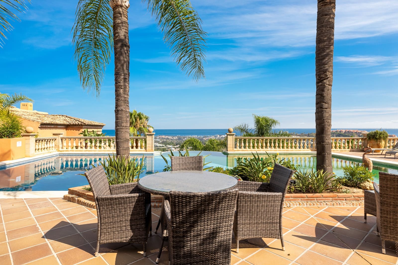 3 Zimmer Apartment zu verkaufen in Marbella mit Pool Garage - 2.295.000 € (Ref: 10002259)