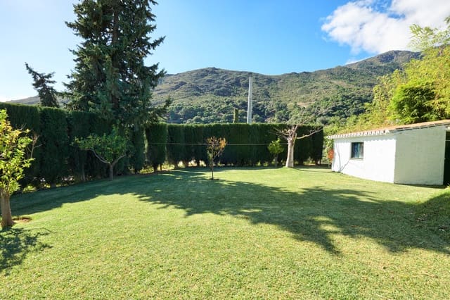 2 bedroom Villa for sale in Estepona with pool garage - € 695,000 (Ref: 10002261)