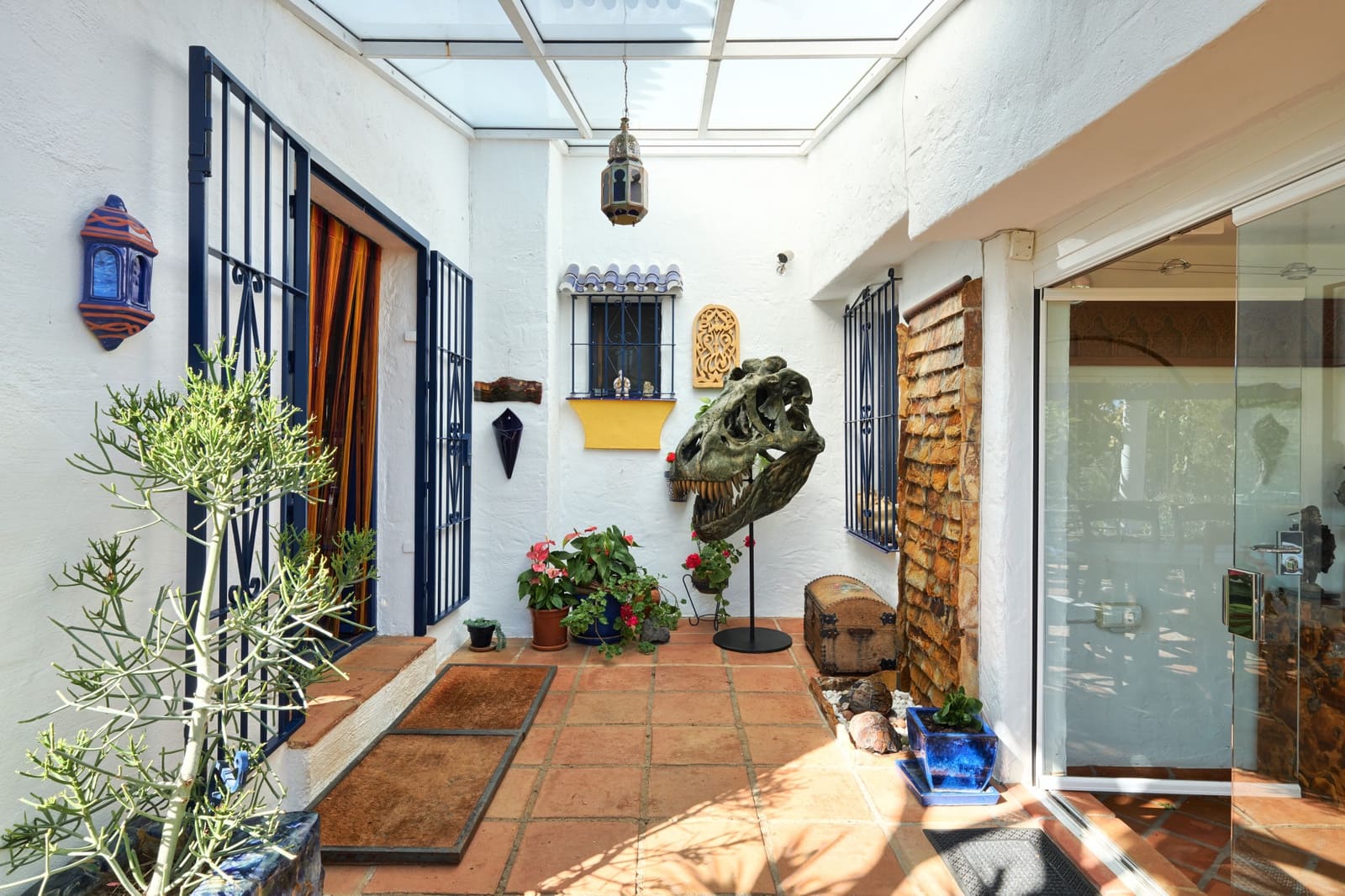 2 bedroom Villa for sale in Estepona with pool garage - € 695,000 (Ref: 10002261)