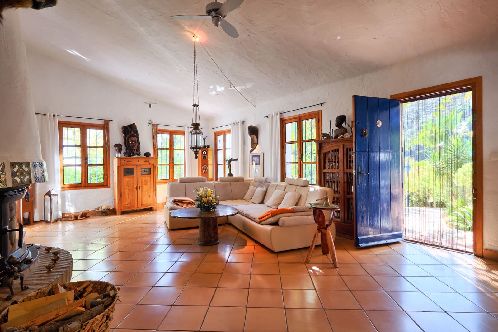 2 bedroom Villa for sale in Estepona with pool garage - € 695,000 (Ref: 10002261)