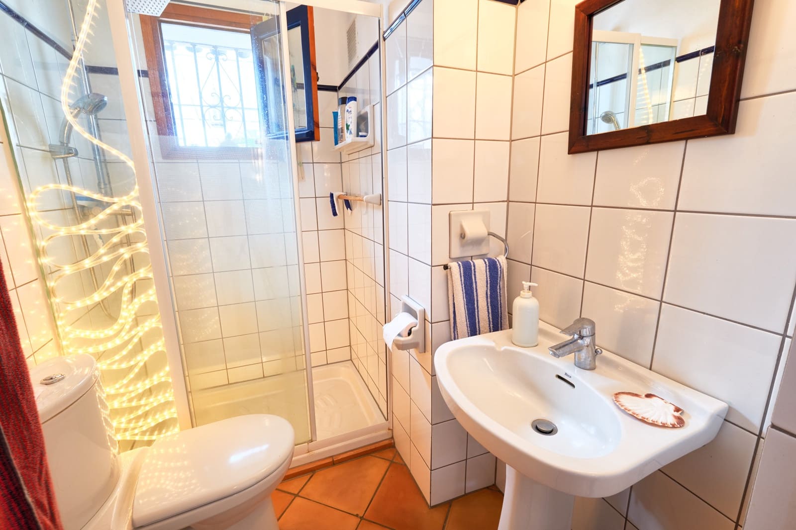 2 bedroom Villa for sale in Estepona with pool garage - € 695,000 (Ref: 10002261)