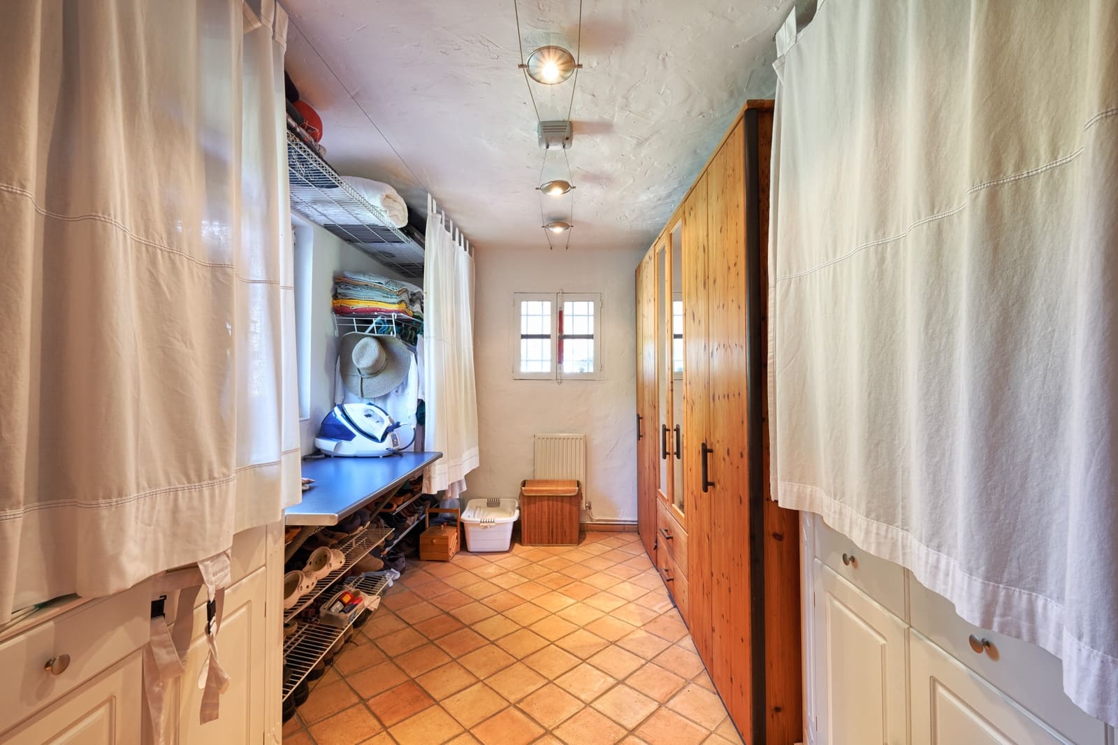 2 bedroom Villa for sale in Estepona with pool garage - € 695,000 (Ref: 10002261)