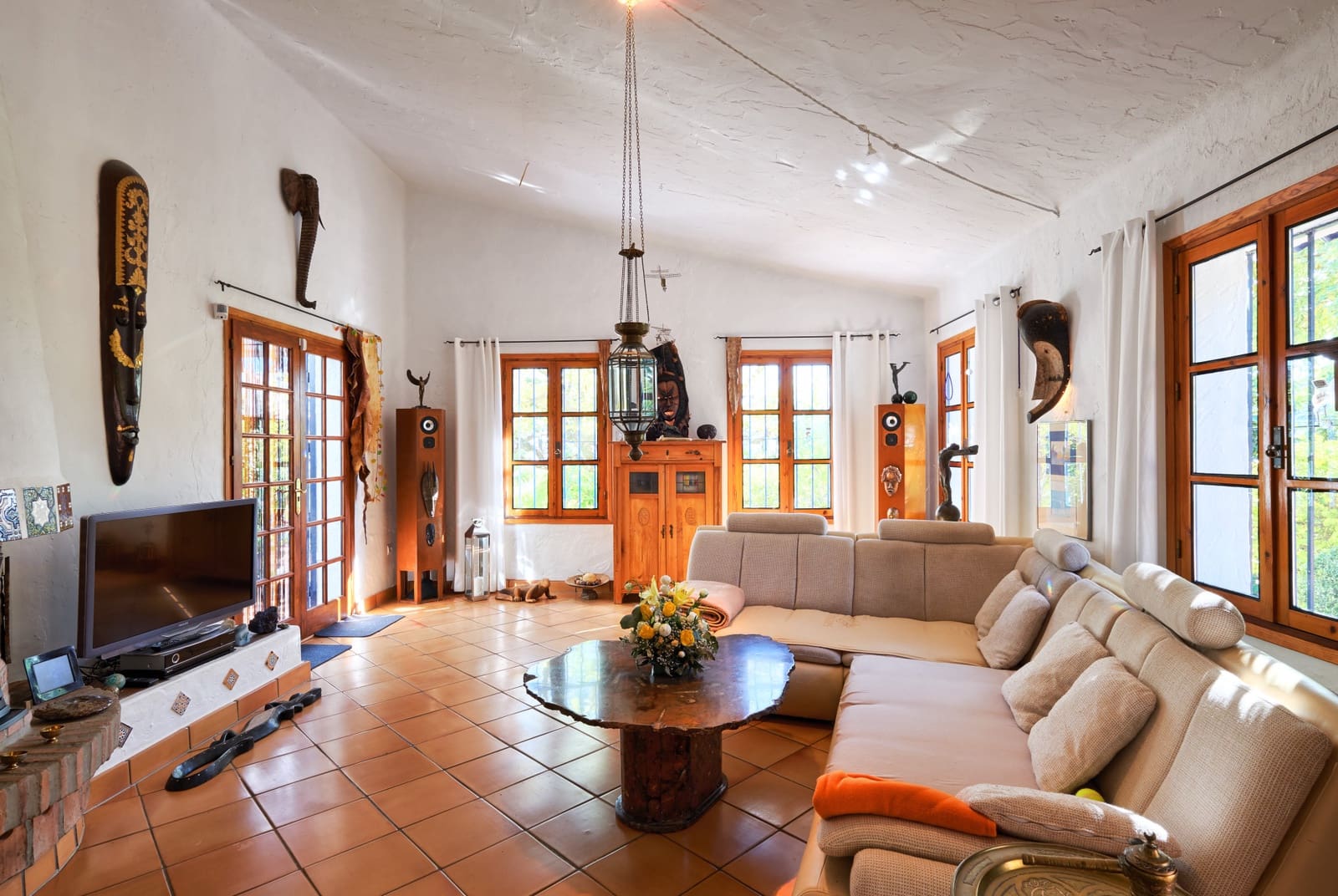 2 bedroom Villa for sale in Estepona with pool garage - € 695,000 (Ref: 10002261)