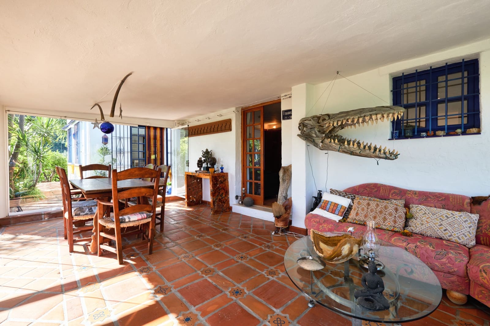 2 bedroom Villa for sale in Estepona with pool garage - € 695,000 (Ref: 10002261)