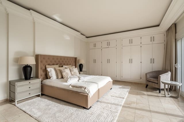 8 sypialnia Willa na sprzedaż w Marbella z basenem - 1 890 000 € (Ref: 10002262)