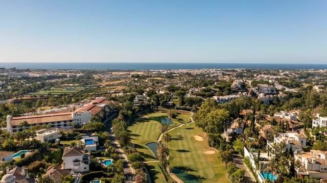 8 sypialnia Willa na sprzedaż w Marbella z basenem - 1 890 000 € (Ref: 10002262)