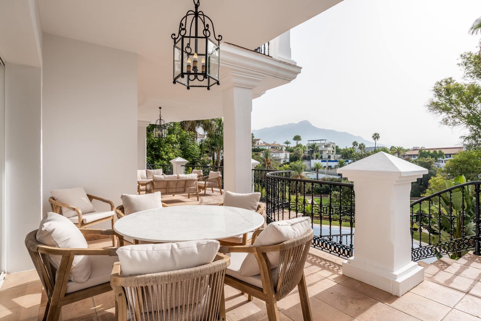 8 sypialnia Willa na sprzedaż w Marbella z basenem - 1 890 000 € (Ref: 10002262)
