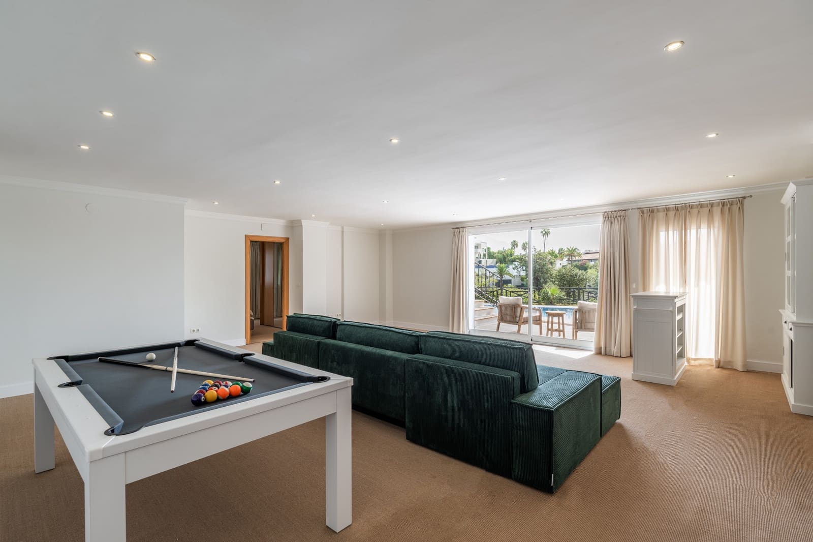 8 sypialnia Willa na sprzedaż w Marbella z basenem - 1 890 000 € (Ref: 10002262)