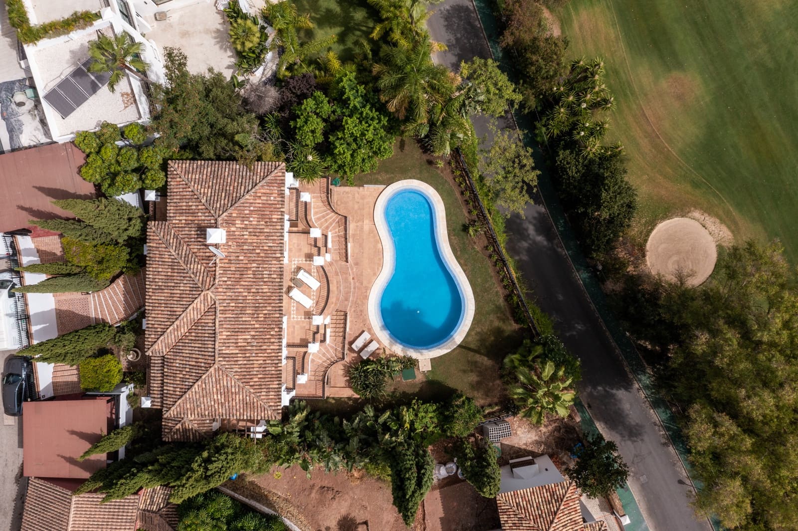 8 sypialnia Willa na sprzedaż w Marbella z basenem - 1 890 000 € (Ref: 10002262)