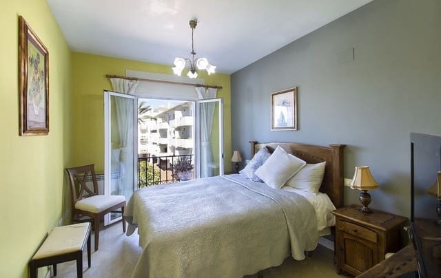 3 sypialnia Apartament na sprzedaż w Nueva Andalucia, Marbella z basenem garażem - 380 000 € (Ref: 10002263)