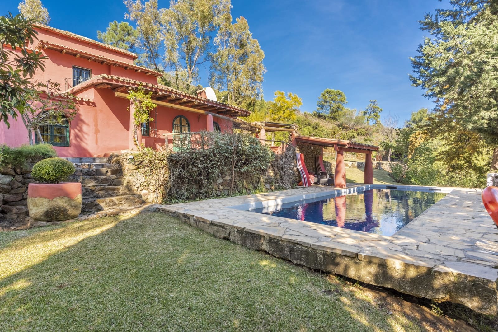 5 quarto Moradia para venda em Marbella com piscina garagem - 2 395 000 € (Ref: 10002265)