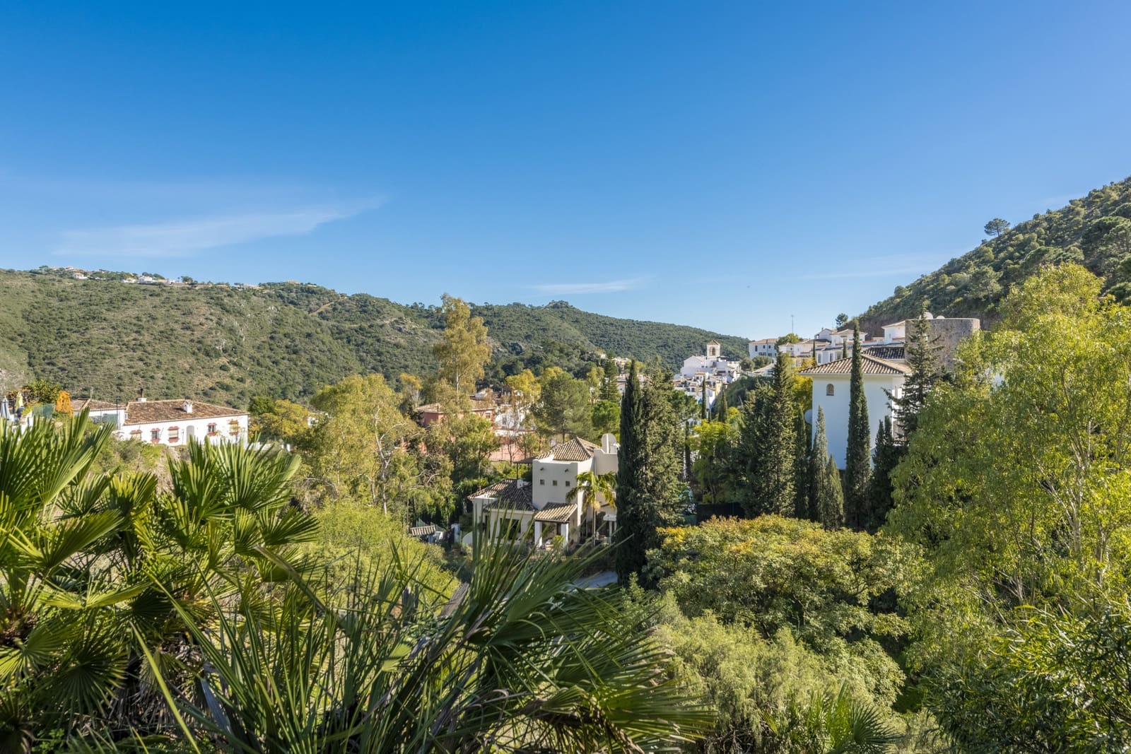 5 quarto Moradia para venda em Marbella com piscina garagem - 2 395 000 € (Ref: 10002265)