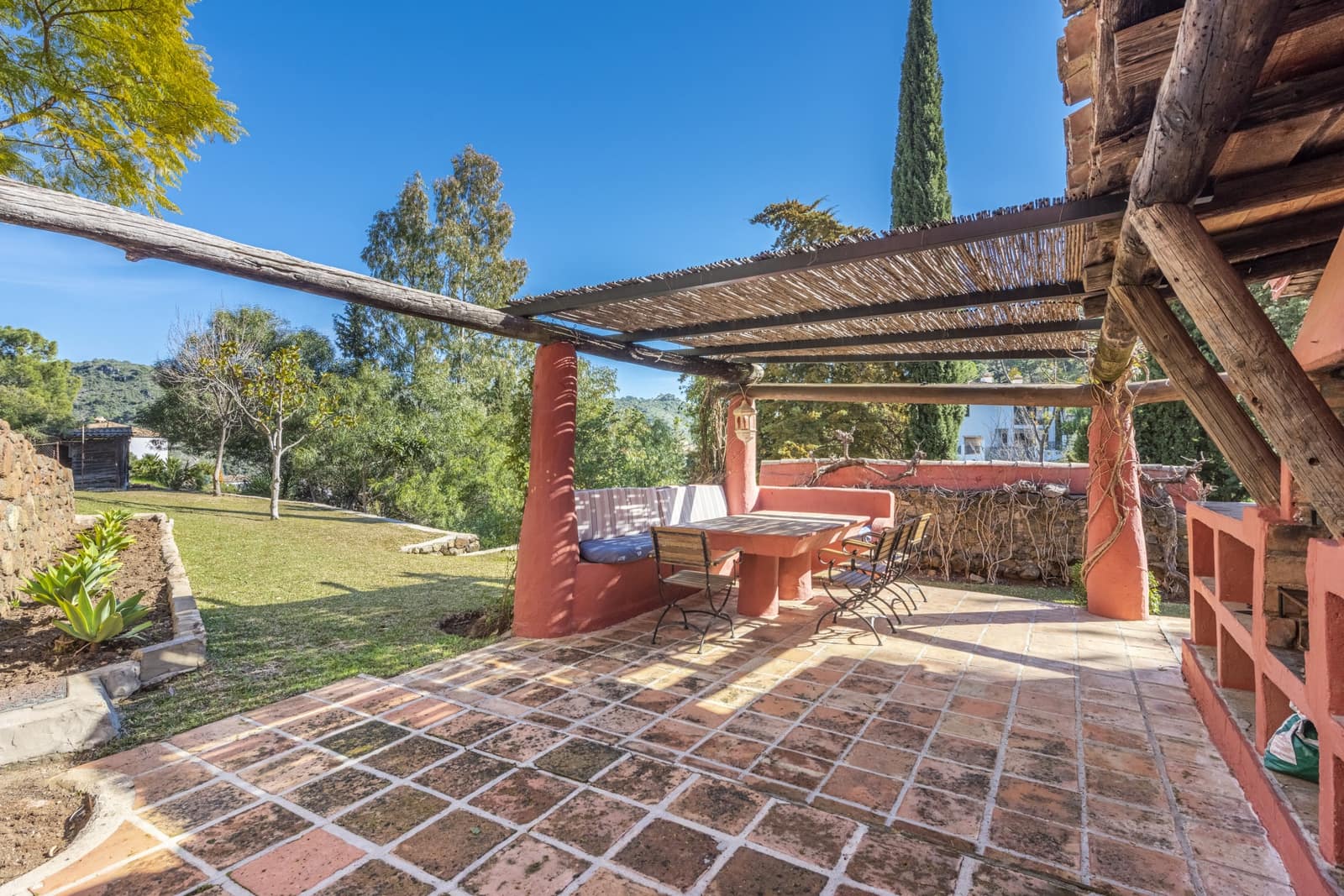 5 quarto Moradia para venda em Marbella com piscina garagem - 2 395 000 € (Ref: 10002265)
