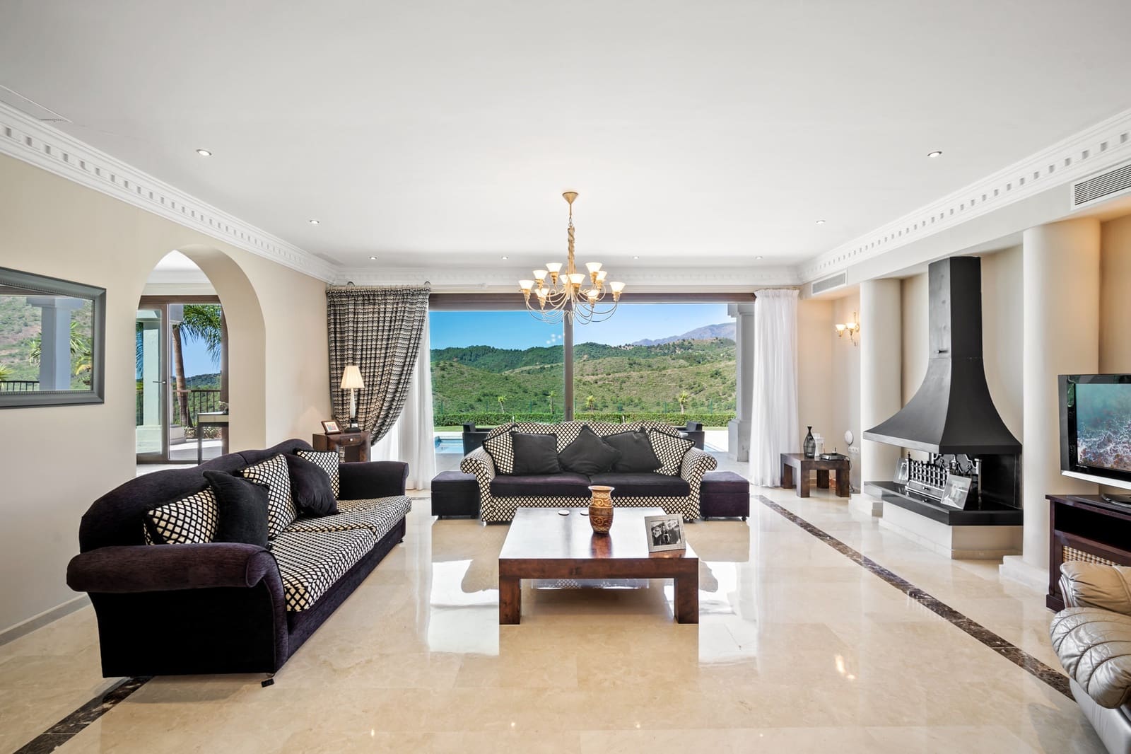 6 sovrum Villa till salu i Marbella med pool garage - 2 750 000 € (Ref: 10002267)