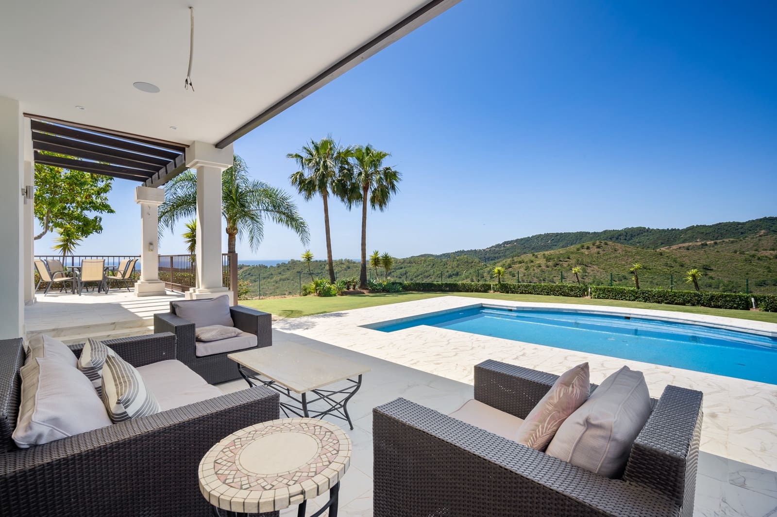 6 sovrum Villa till salu i Marbella med pool garage - 2 750 000 € (Ref: 10002267)