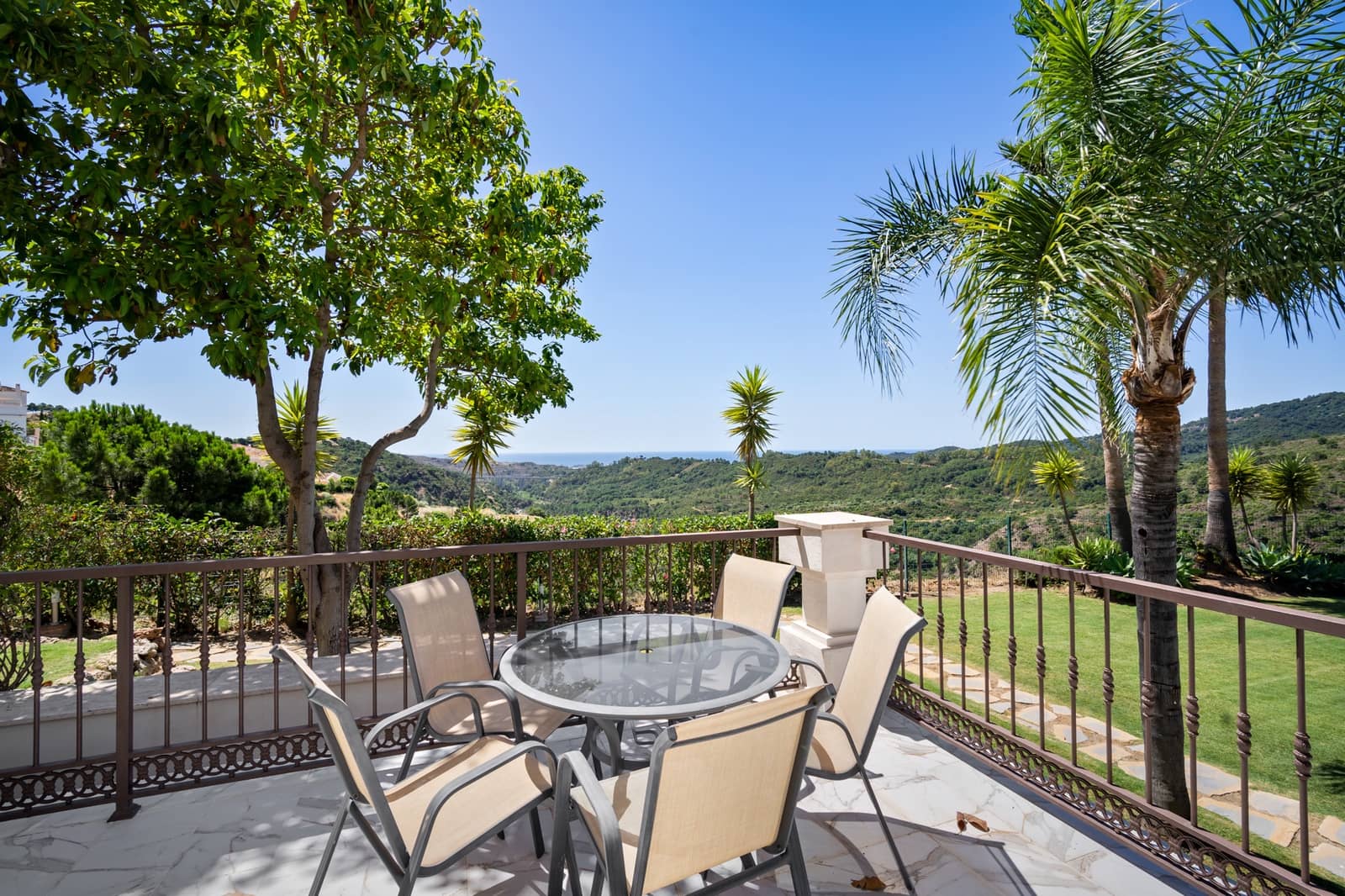 6 sovrum Villa till salu i Marbella med pool garage - 2 750 000 € (Ref: 10002267)