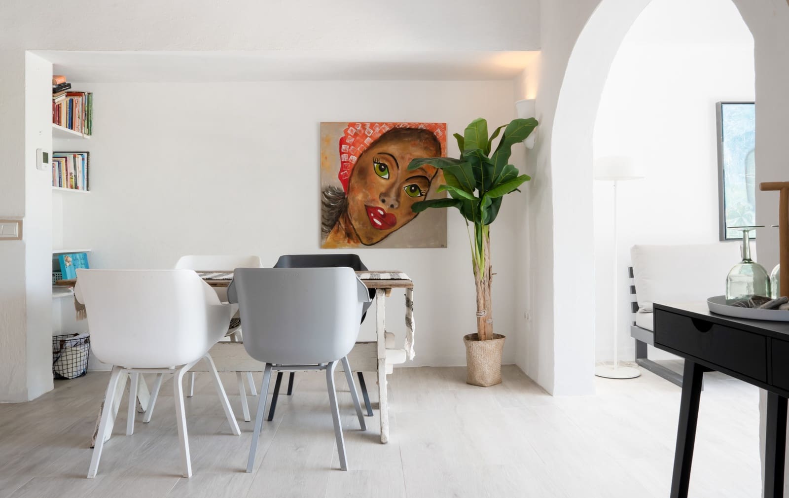 2 soverom Villa til salgs i New Golden Mile med svømmebasseng garasje - € 649 000 (Ref: 10002268)