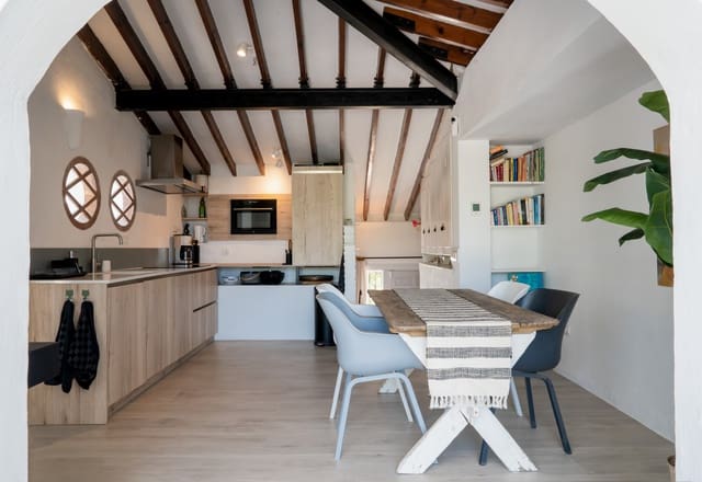 2 soverom Villa til salgs i New Golden Mile, Estepona med svømmebasseng garasje - € 649 000 (Ref: 10002268)
