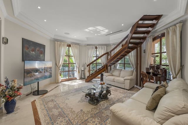 6 sypialnia Willa na sprzedaż w Nueva Andalucia, Marbella z basenem garażem - 7 500 000 € (Ref: 10002269)