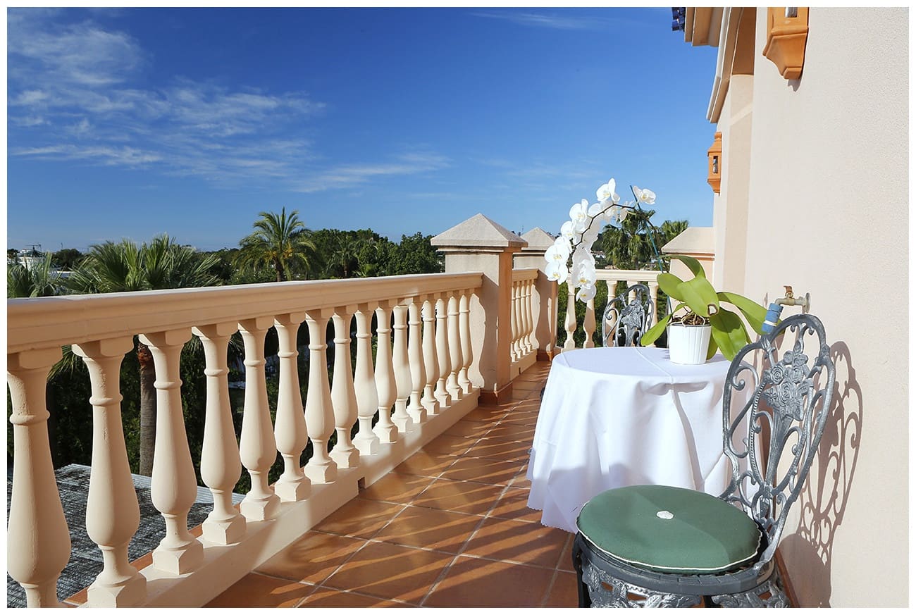 6 soverom Villa til salgs i Nueva Andalucia med svømmebasseng garasje - € 7 500 000 (Ref: 10002269)
