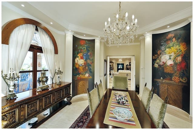 6 sypialnia Willa na sprzedaż w Nueva Andalucia, Marbella z basenem garażem - 7 500 000 € (Ref: 10002269)