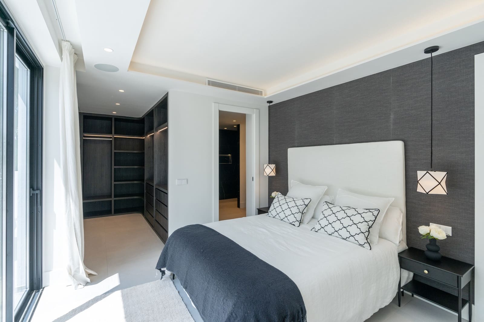 5 sypialnia Willa na sprzedaż w Marbella z basenem garażem - 3 350 000 € (Ref: 10002270)