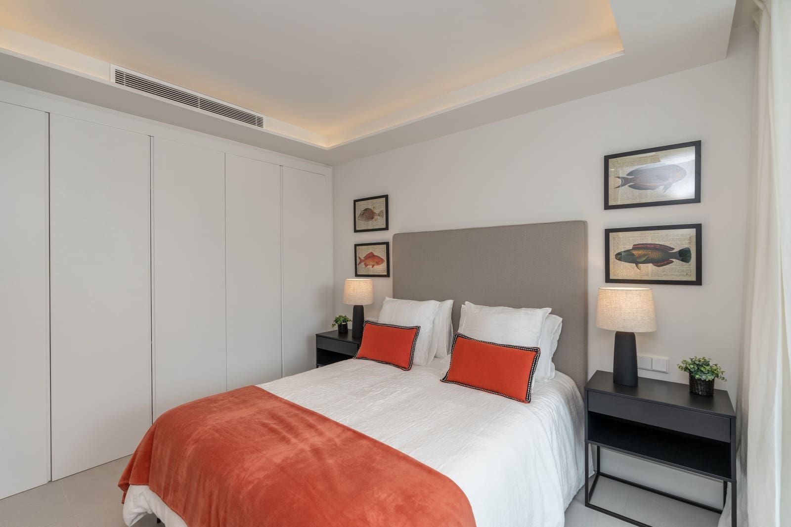 5 sypialnia Willa na sprzedaż w Marbella z basenem garażem - 3 350 000 € (Ref: 10002270)