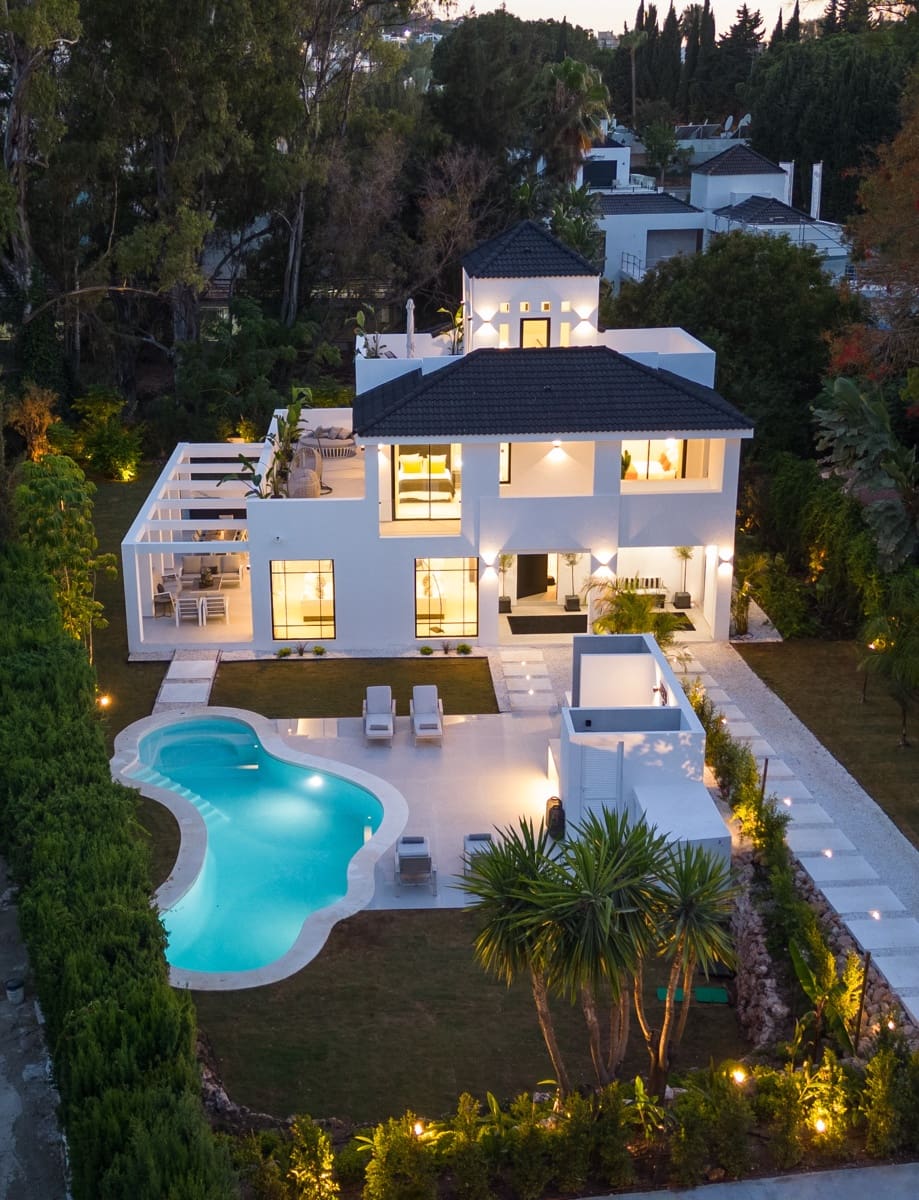 5 sypialnia Willa na sprzedaż w Marbella z basenem garażem - 3 350 000 € (Ref: 10002270)