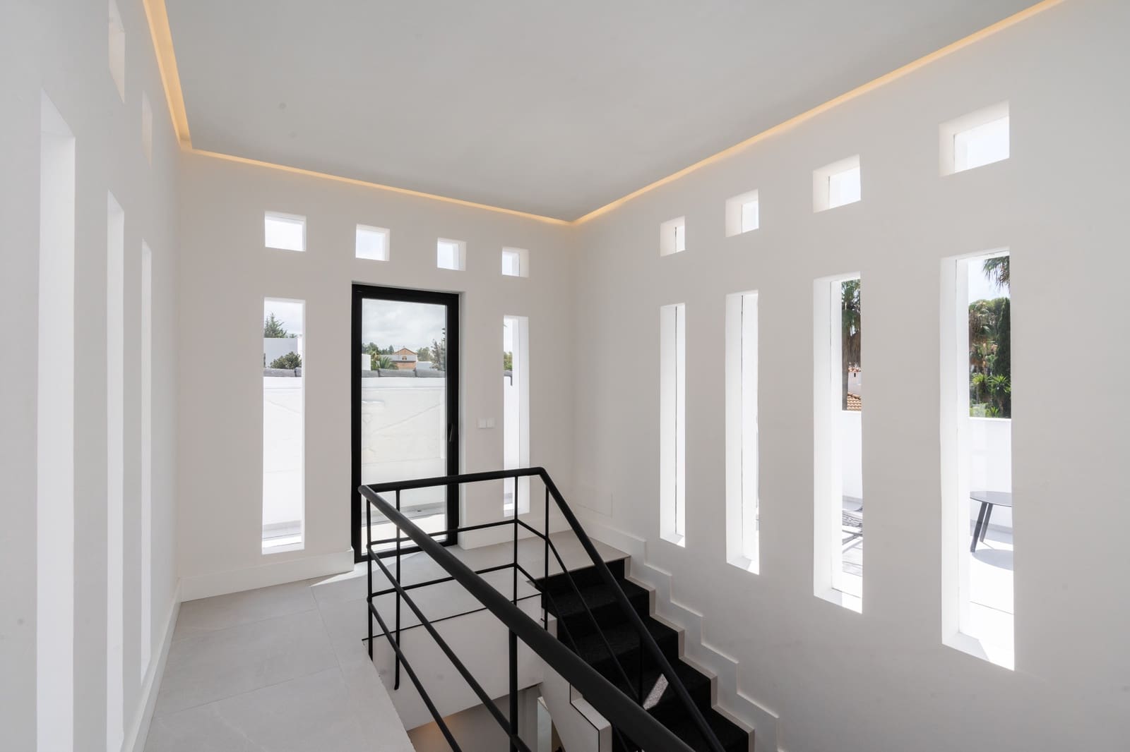 5 sypialnia Willa na sprzedaż w Marbella z basenem garażem - 3 350 000 € (Ref: 10002270)