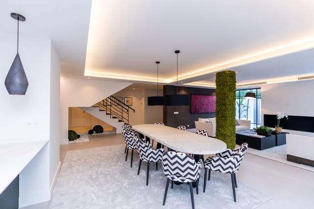 5 sypialnia Willa na sprzedaż w Marbella z basenem garażem - 3 350 000 € (Ref: 10002270)