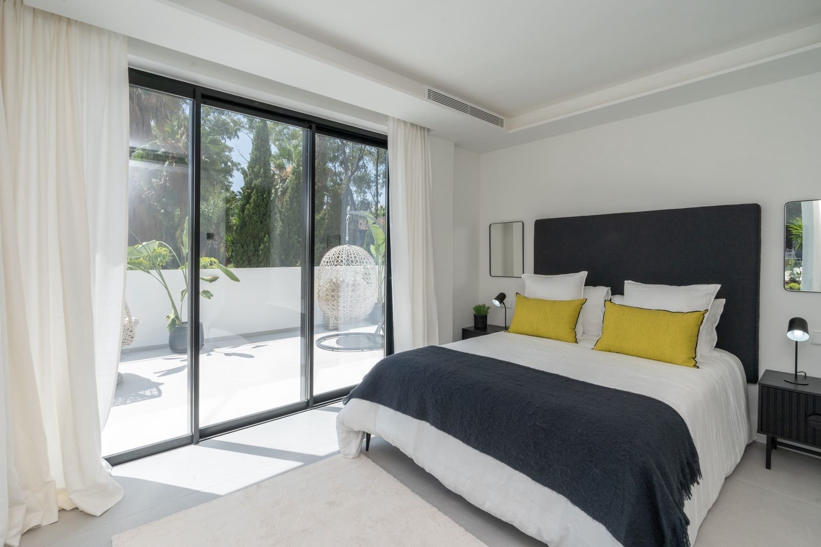 5 sypialnia Willa na sprzedaż w Marbella z basenem garażem - 3 350 000 € (Ref: 10002270)