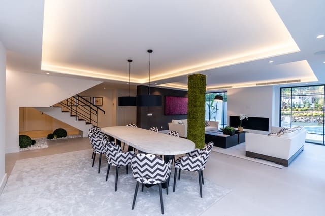 5 sypialnia Willa na sprzedaż w Marbella z basenem garażem - 3 350 000 € (Ref: 10002270)