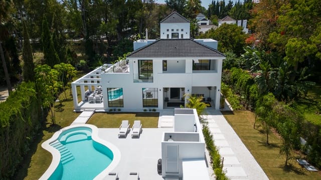 5 sypialnia Willa na sprzedaż w Marbella z basenem garażem - 3 350 000 € (Ref: 10002270)