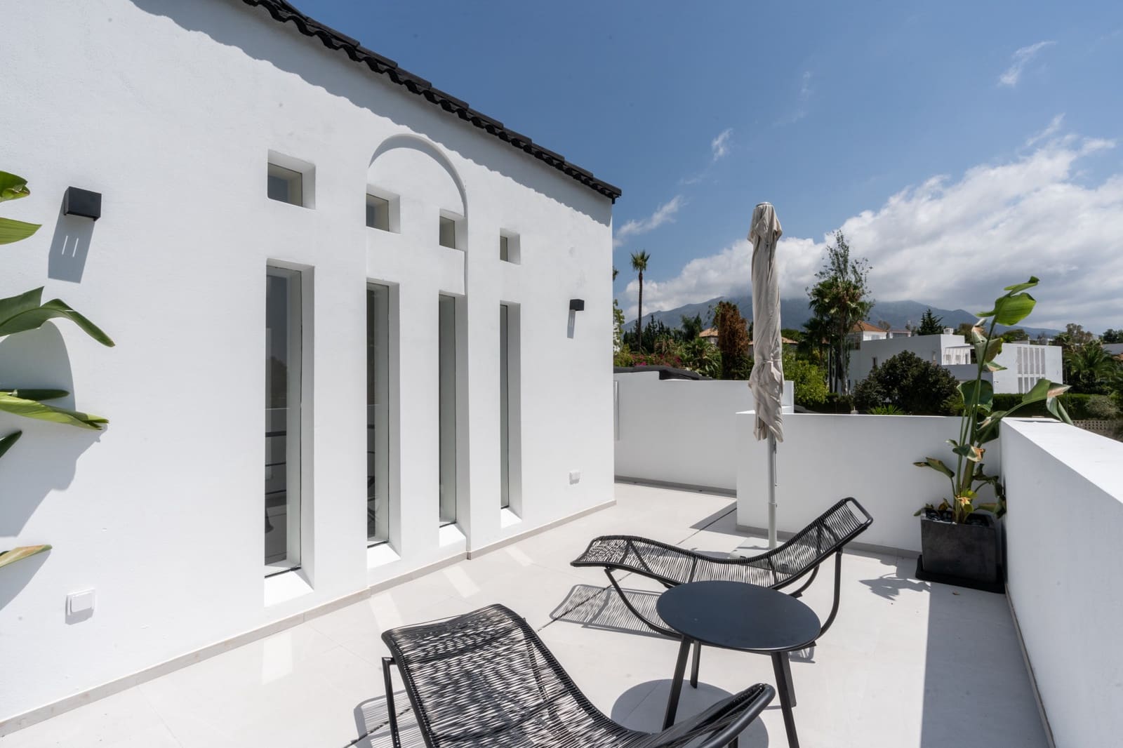 5 sypialnia Willa na sprzedaż w Marbella z basenem garażem - 3 350 000 € (Ref: 10002270)