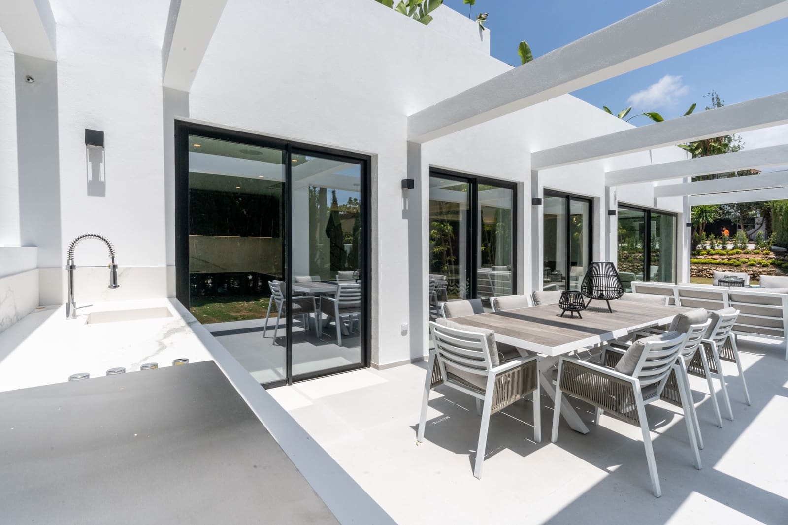 5 sypialnia Willa na sprzedaż w Marbella z basenem garażem - 3 350 000 € (Ref: 10002270)