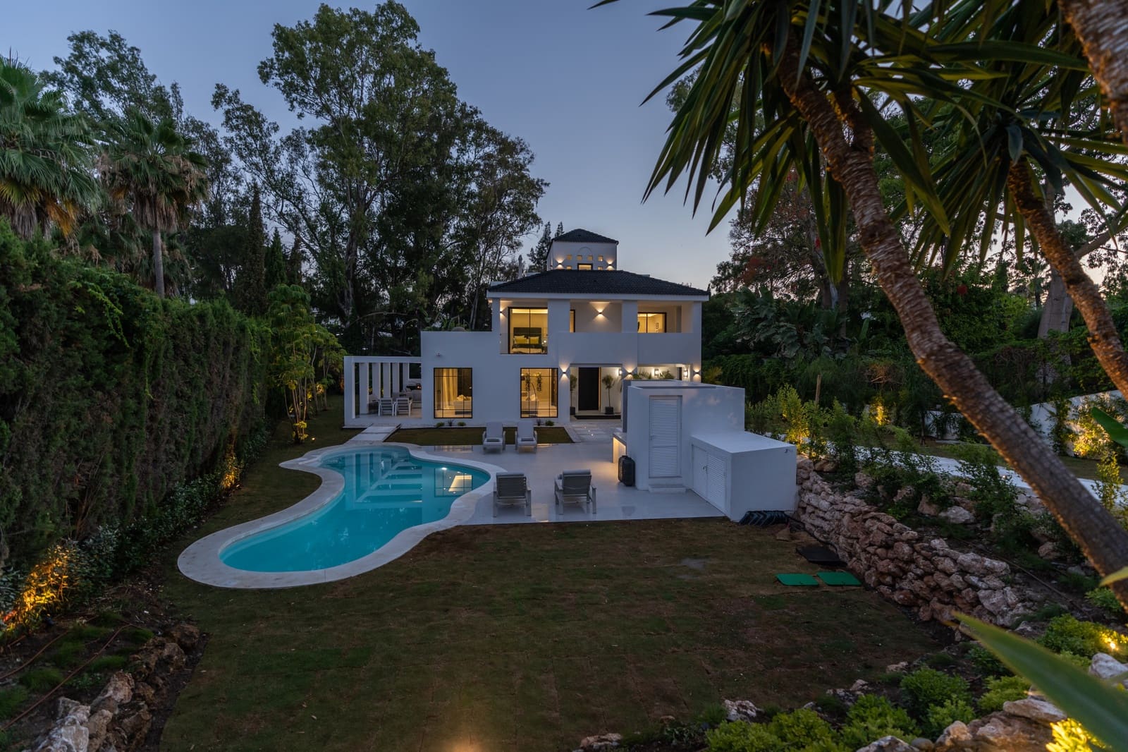 5 sypialnia Willa na sprzedaż w Marbella z basenem garażem - 3 350 000 € (Ref: 10002270)