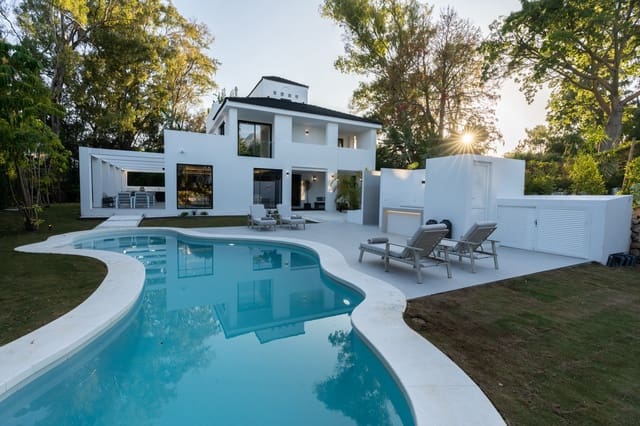 5 sypialnia Willa na sprzedaż w Marbella z basenem garażem - 3 350 000 € (Ref: 10002270)