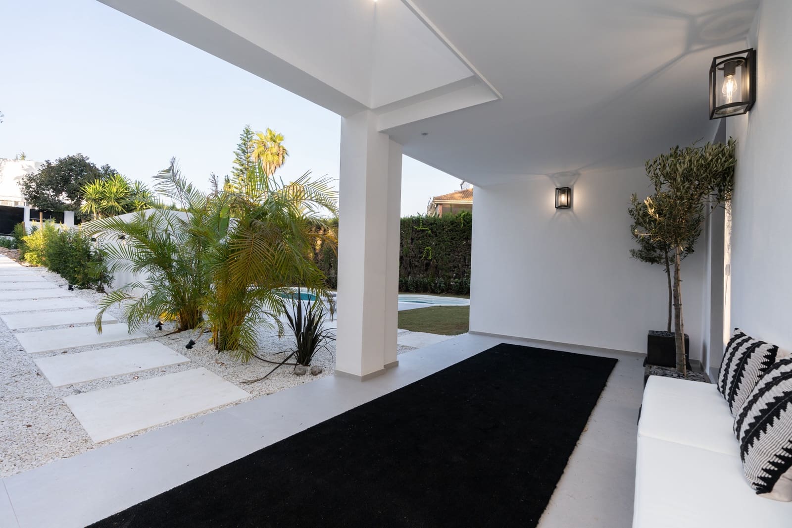 5 sypialnia Willa na sprzedaż w Marbella z basenem garażem - 3 350 000 € (Ref: 10002270)