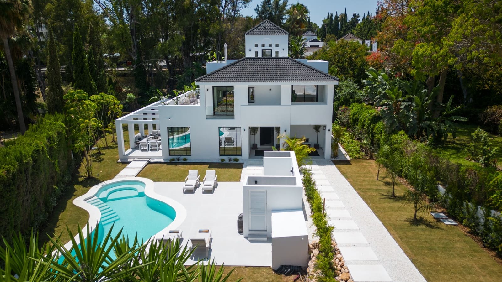 5 sypialnia Willa na sprzedaż w Marbella z basenem garażem - 3 350 000 € (Ref: 10002270)