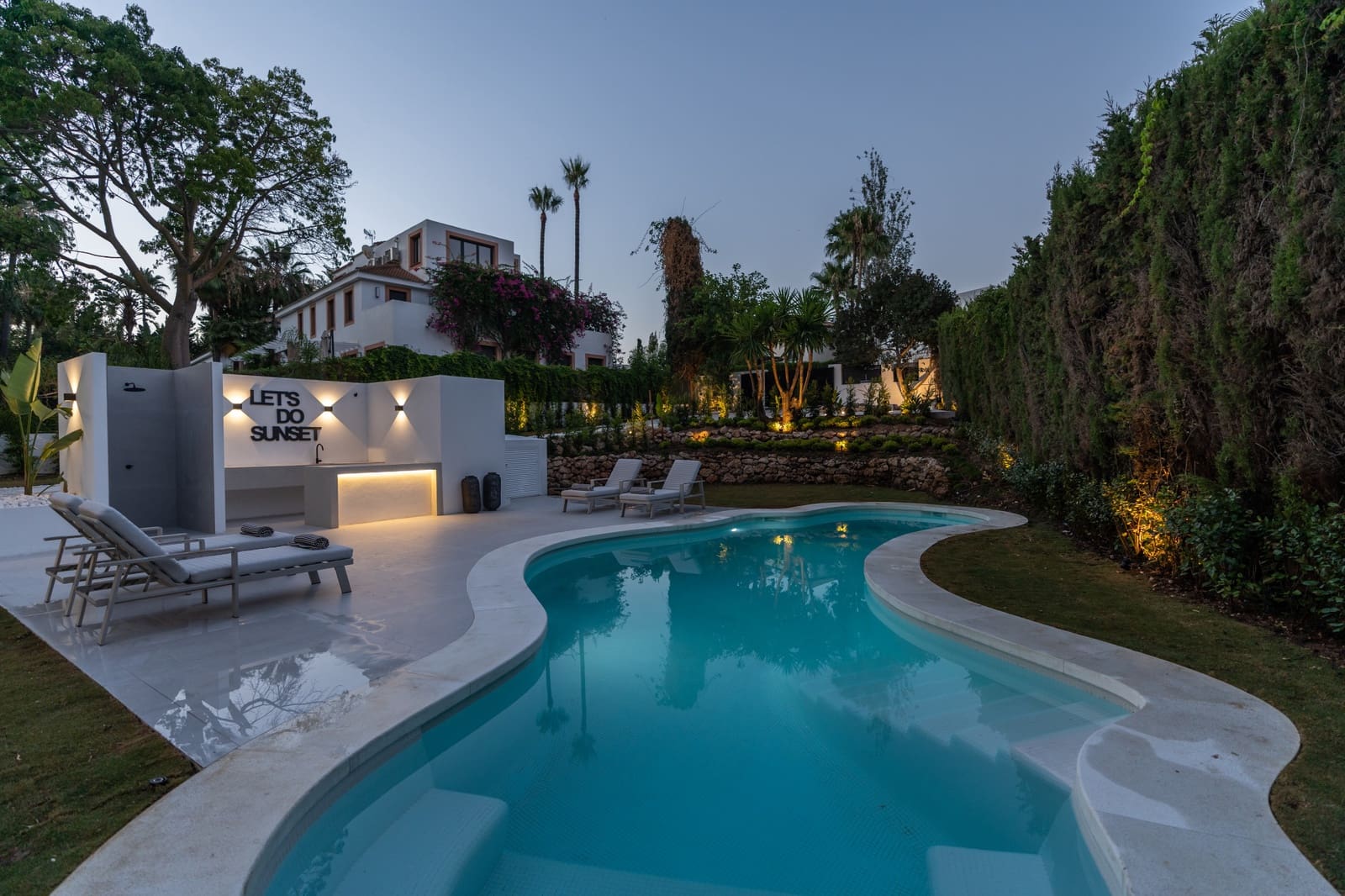 5 sypialnia Willa na sprzedaż w Marbella z basenem garażem - 3 350 000 € (Ref: 10002270)