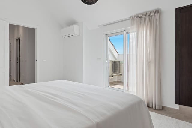 3 slaapkamer Appartement te koop in Marbella met zwembad garage - € 1.075.000 (Ref: 10002274)