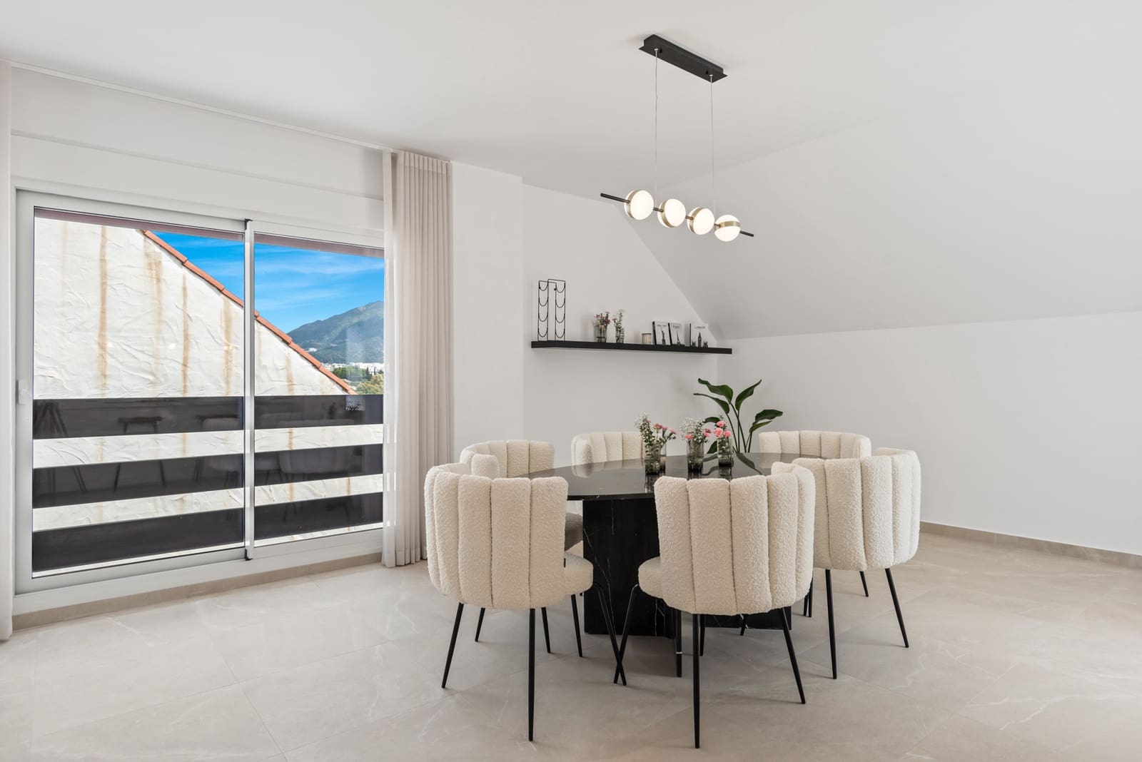 3 slaapkamer Appartement te koop in Marbella met zwembad garage - € 1.075.000 (Ref: 10002274)