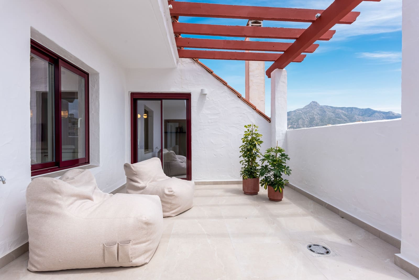 3 slaapkamer Appartement te koop in Marbella met zwembad garage - € 1.075.000 (Ref: 10002274)