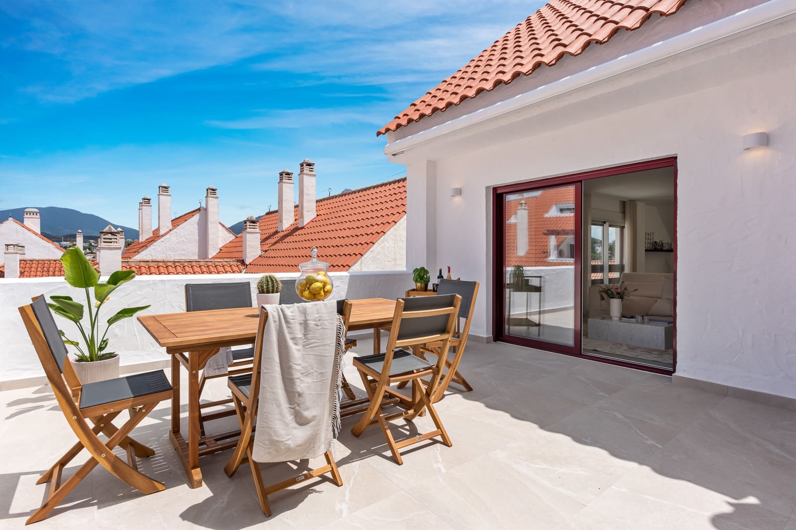 3 slaapkamer Appartement te koop in Marbella met zwembad garage - € 1.075.000 (Ref: 10002274)