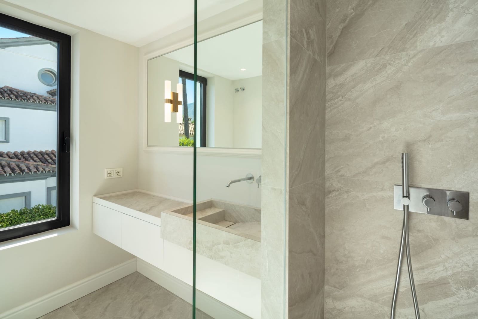 5 slaapkamer Villa te koop in Marbella met zwembad garage - € 3.895.000 (Ref: 10002275)