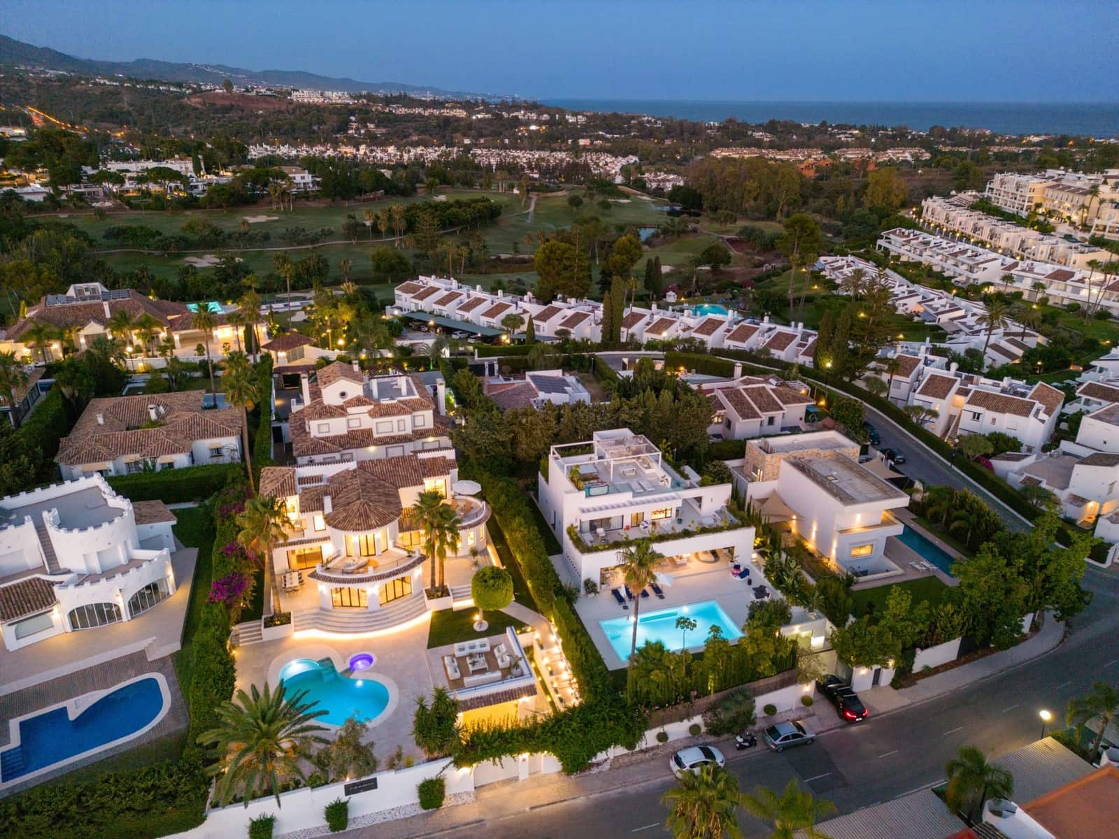 5 slaapkamer Villa te koop in Marbella met zwembad garage - € 3.895.000 (Ref: 10002275)