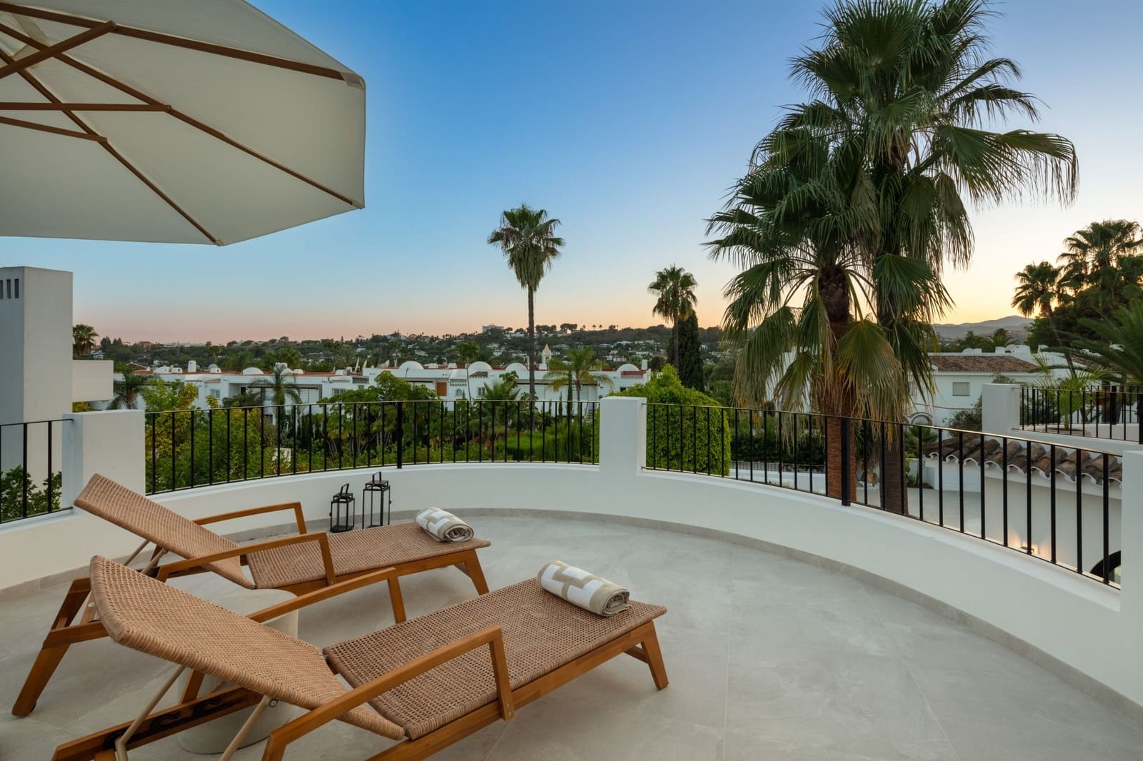 5 slaapkamer Villa te koop in Marbella met zwembad garage - € 3.895.000 (Ref: 10002275)
